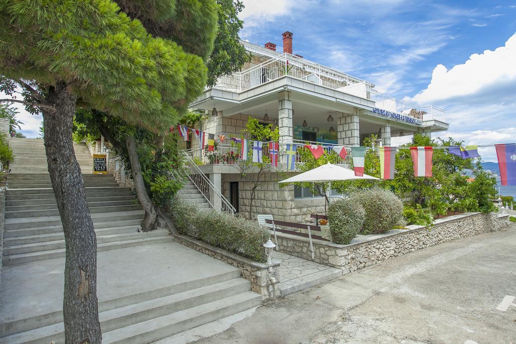 Guest House Lovric Лумбарда Екстер'єр фото
